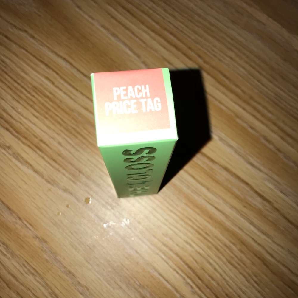 JSC The Gloss in Peach Price Tag
